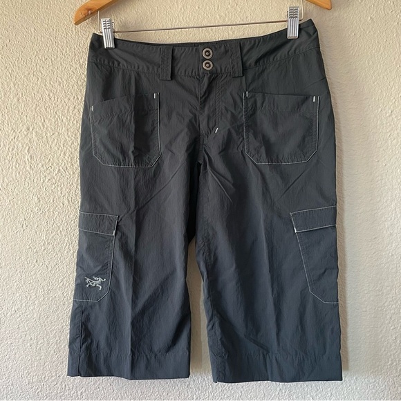 Arc'teryx Pants - Arcteryx Rampart Hiking Shorts Women’s 4 Gray Bermuda Lightweight Gorpcore Cargo